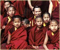 Lama Tashi och munke i Mrirk